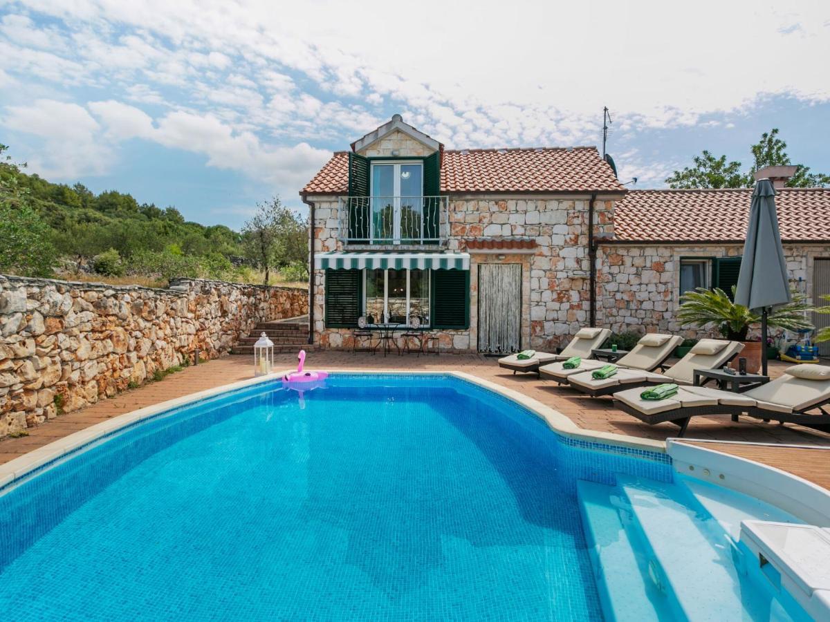 Chic Holiday Home In Marina With Private Swimming Pool Eksteriør bilde